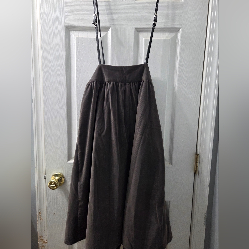 Elegant Women's Suspender Skirt - Picture 5 of 7